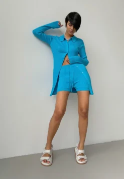 Shorts Slimfit Broek Dames Blauw 7 Shorts Slimfit Broek Dames Blauw -NA-KD Winkel 03c08b8268b4bbab3fadbcabdc415d3b scaled