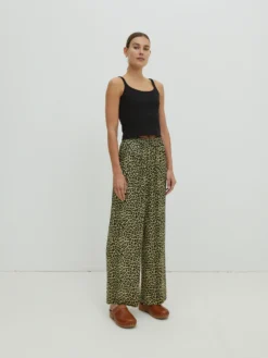 EDITED Tanktops Top Melissa Dames Zwart -NA-KD Winkel 05e23edca37ed7e9d1de0e5d13a154f9 scaled