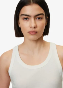 Marc O'Polo DENIM Tanktops Top Dames Wolwit -NA-KD Winkel 14aaae50eecef26e20bbddcb18439cc1 scaled