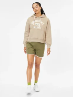 Aeropostale Shorts Regular Broek Dames Kaki -NA-KD Winkel 2e587aabfbe15dde2fd5c30c49a8817e scaled