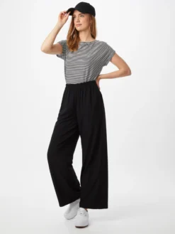 OPUS T-shirts Shirt Suffami Dames Zwart / Wit -NA-KD Winkel 4a27a4306b8aba4f7da332ab65bbe249 scaled