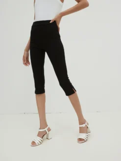 EDITED Shorts Slimfit Broek Davina Dames Zwart -NA-KD Winkel 4e3f38f6434d55654ad416880d41c68a scaled