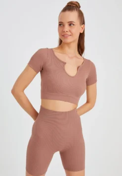 T-shirts Shirt Dames Bruin -NA-KD Winkel 5c1971f1757dd7bc3a048c57e3257eb3 scaled