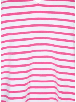 Zizzi T-shirts Shirt EDORIT Dames Pink / Wit -NA-KD Winkel 62324b70d14769ef2954da172a04464c scaled