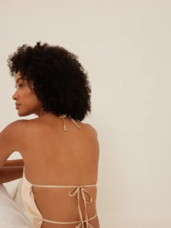 NA-KD Crop Tops Top Dames Champagne -NA-KD Winkel 666a22714856cc400218636763de1a8f scaled