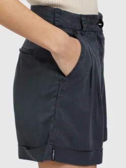 Khujo Shorts Loosefit Bandplooibroek Elida Dames Donkerblauw 15 Khujo Shorts Loosefit Bandplooibroek Elida Dames Donkerblauw -NA-KD Winkel 799c2ca8d8adc10345077decb231ca09 scaled