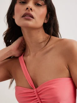 NA-KD Badpakken Zonder Beugel Badpak Dames Pink / Rosa 7 NA-KD Badpakken Zonder Beugel Badpak Dames Pink / Rosa -NA-KD Winkel 8641eb1e1a891c39df9af32bafff1bb9 scaled