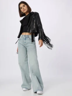 WEEKDAY Crop Tops Top Dames Zwart / Wit 9 WEEKDAY Crop Tops Top Dames Zwart / Wit -NA-KD Winkel 93f317748e9dec130b70a6e761f39c07 scaled