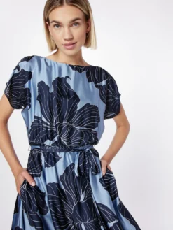 SWING Midi Jurken Jurk Dames Opaal -NA-KD Winkel 9d20a6cf9293e32bcb6a19a845a6481a scaled