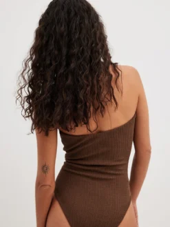 NA-KD Badpakken Zonder Beugel Badpak Dames Bruin 6 NA-KD Badpakken Zonder Beugel Badpak Dames Bruin -NA-KD Winkel b4f8b3e2e3deb0256dfc004305d7214d scaled