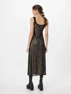 Midi Jurken Jurk Dajana Dames Zwart 8 Midi Jurken Jurk Dajana Dames Zwart -NA-KD Winkel bba24958c8d05ba5c858ba45a6cd5990 scaled