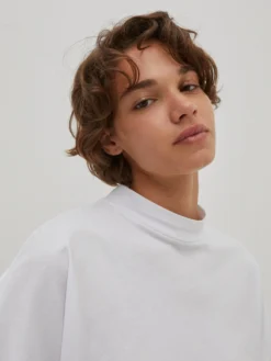 EDITED T-shirts Shirt Valentina Dames Wit -NA-KD Winkel be497ba481a0eb7d7bdee7078533f7e0 scaled