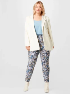 Vero Moda Curve Blouse Tops Blouse LILIANA Dames Lichtblauw 9 Vero Moda Curve Blouse Tops Blouse LILIANA Dames Lichtblauw -NA-KD Winkel c449b3dc8b86f181958b1f24e45a5612 scaled