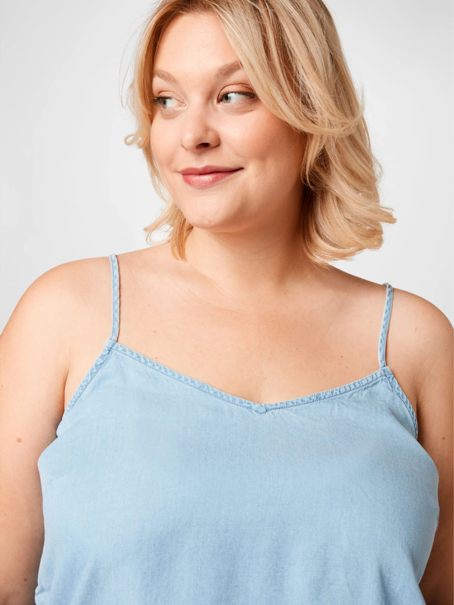 Vero Moda Curve Blouse Tops Blouse LILIANA Dames Lichtblauw 2 Vero Moda Curve Blouse Tops Blouse LILIANA Dames Lichtblauw - Afbeelding 2