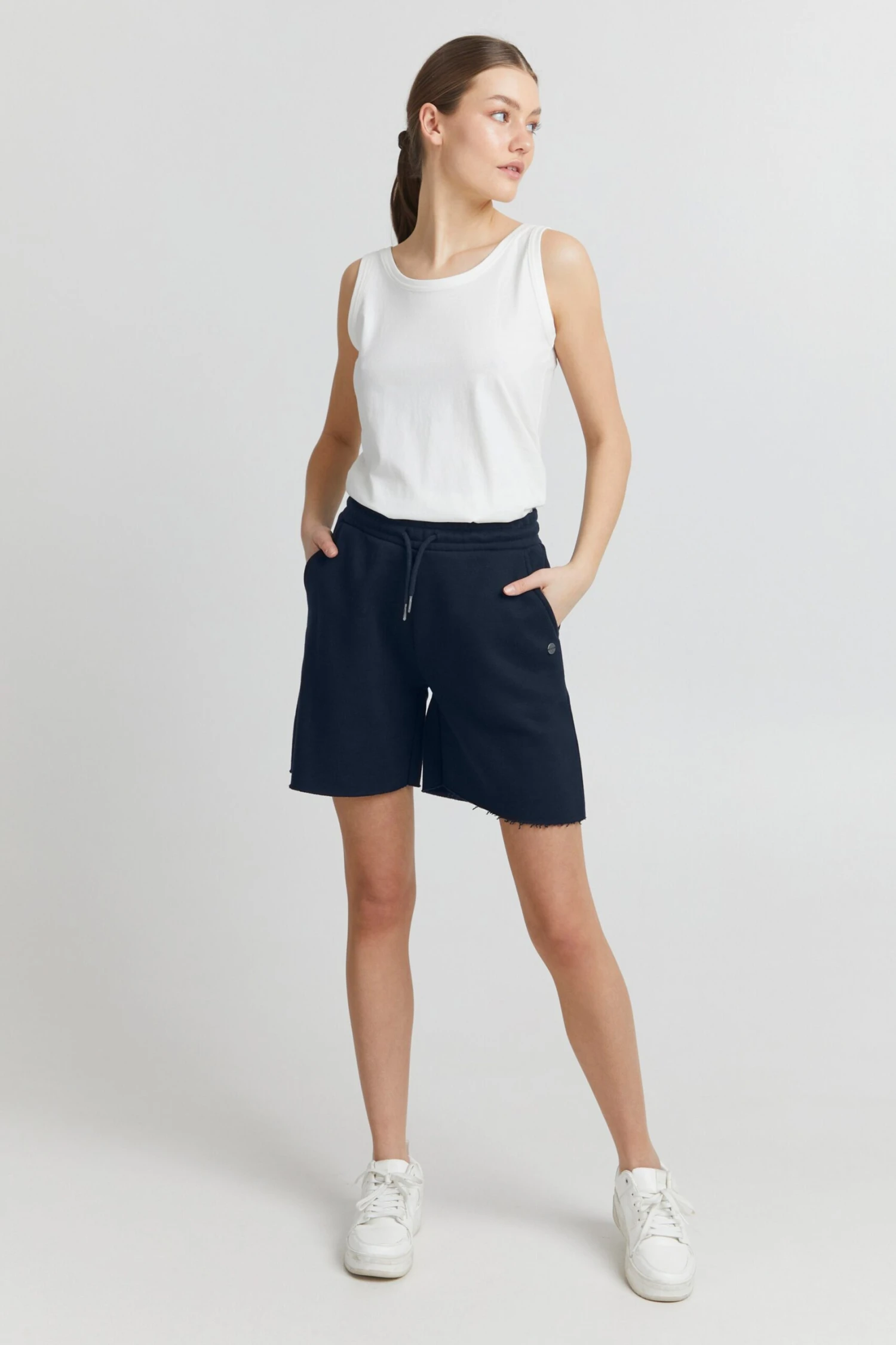 OXMO Shorts Wide Leg Broek Hope Dames Zwart 3 OXMO Shorts Wide Leg Broek Hope Dames Zwart - Afbeelding 3