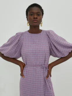 EDITED Midi Jurken Jurk Tessa Dames Lila 8 EDITED Midi Jurken Jurk Tessa Dames Lila -NA-KD Winkel df32170f282fd6d27abc200fe2893207 scaled