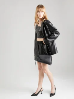 ONLY Crop Tops Top BLAKE Dames Zwart 9 ONLY Crop Tops Top BLAKE Dames Zwart -NA-KD Winkel df3839a74c69123a8ef896360779b7e6 scaled