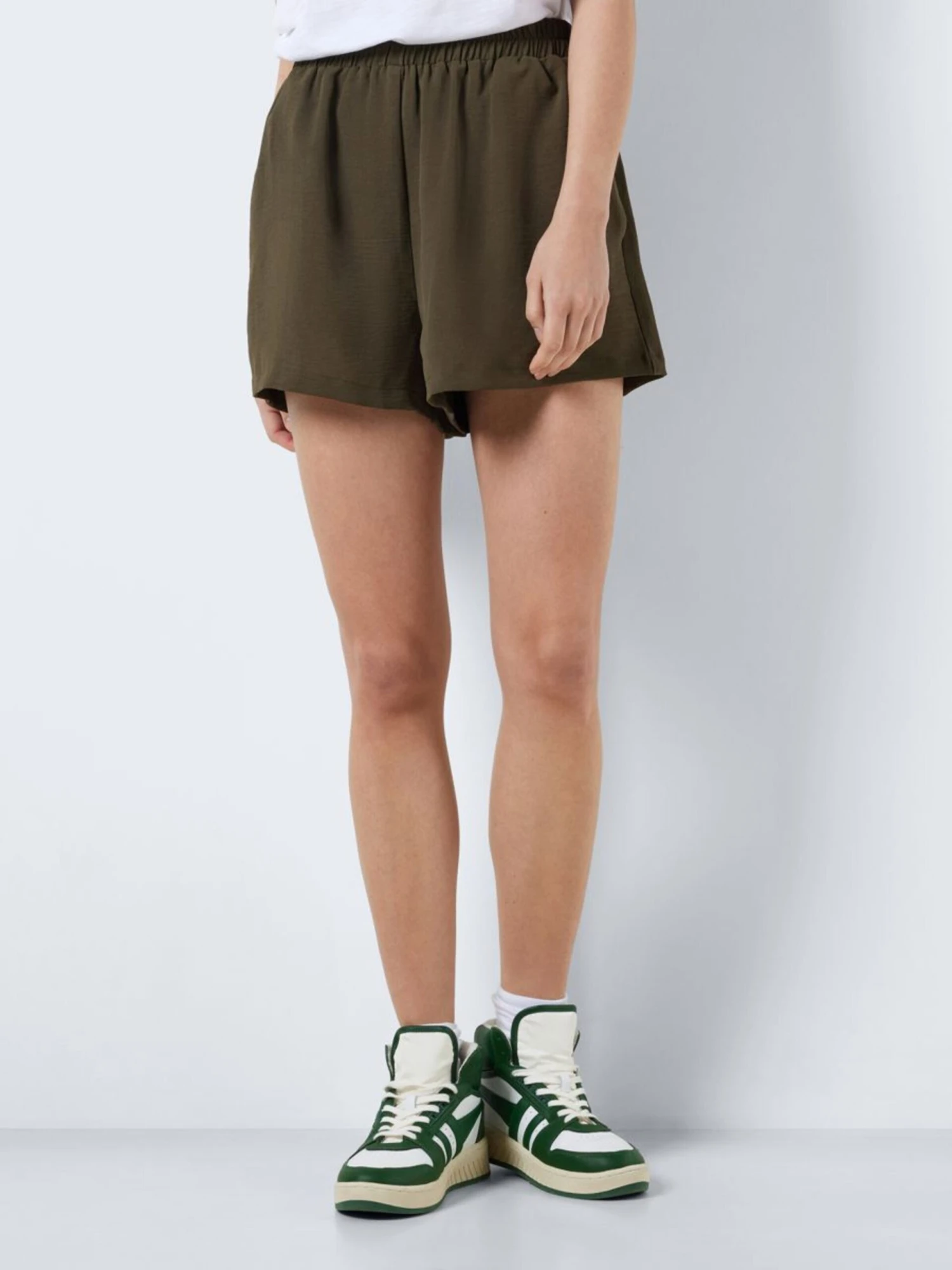 Noisy May Shorts Loosefit Broek ELLEN Dames Donkergroen 2 Noisy May Shorts Loosefit Broek ELLEN Dames Donkergroen - Afbeelding 2