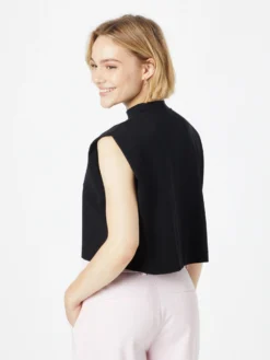 DRYKORN Crop Tops Top Navina Dames Zwart 8 DRYKORN Crop Tops Top Navina Dames Zwart -NA-KD Winkel e5ade3d805a5fd1b5585265b1a426c6c scaled