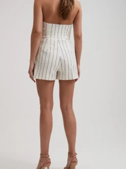 Shorts Regular Broek Elsa Dames Wit -NA-KD Winkel e72580ece557c00be32d66bde721a631 scaled