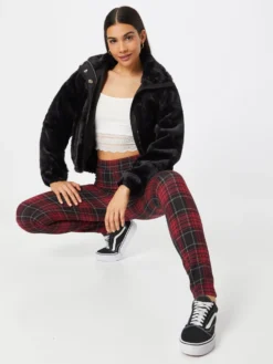 About You Crop Tops Top Eve Dames Wit -NA-KD Winkel e93cb664205ec4cbe8f582ff30b48fce scaled