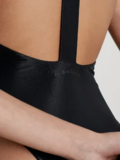 Calvin Klein Swimwear Grote Cups Badpak Neo Archive Dames Zwart -NA-KD Winkel ef791b92c0a0beb4e4fcb8a702522abb scaled