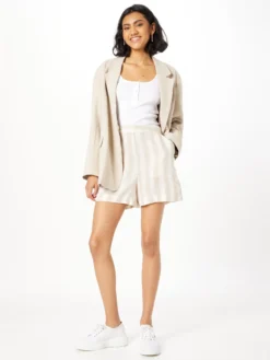 Vero Moda Shorts Regular Broek Dames Beige / Sand 8 Vero Moda Shorts Regular Broek Dames Beige / Sand -NA-KD Winkel f8f31ee75dfb4561b81e3181cdf66bcf scaled