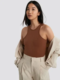 Gina Tricot Tanktops Top Lana Dames Bruin -NA-KD Winkel fe0f1cdb145942959ab057ac4a0afe45 scaled